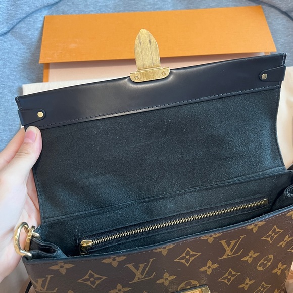 Louis Vuitton One Handle Flat Bag - Picture 11 of 16